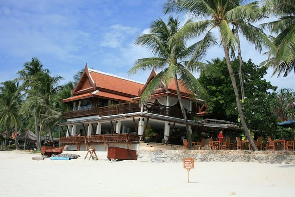 Discover the Hidden Gems: Your Ultimate Guide to the Finest Local Farmers' Markets in the Stunning Cotswolds for Fresh, Farm-to-Table Treasures